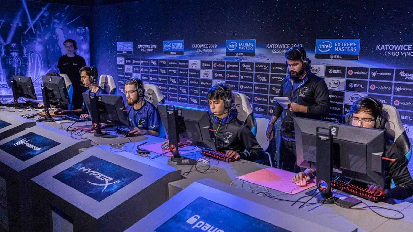 Ryan Fairchild指出FURIA的前合約是他見過最糟糕的合約