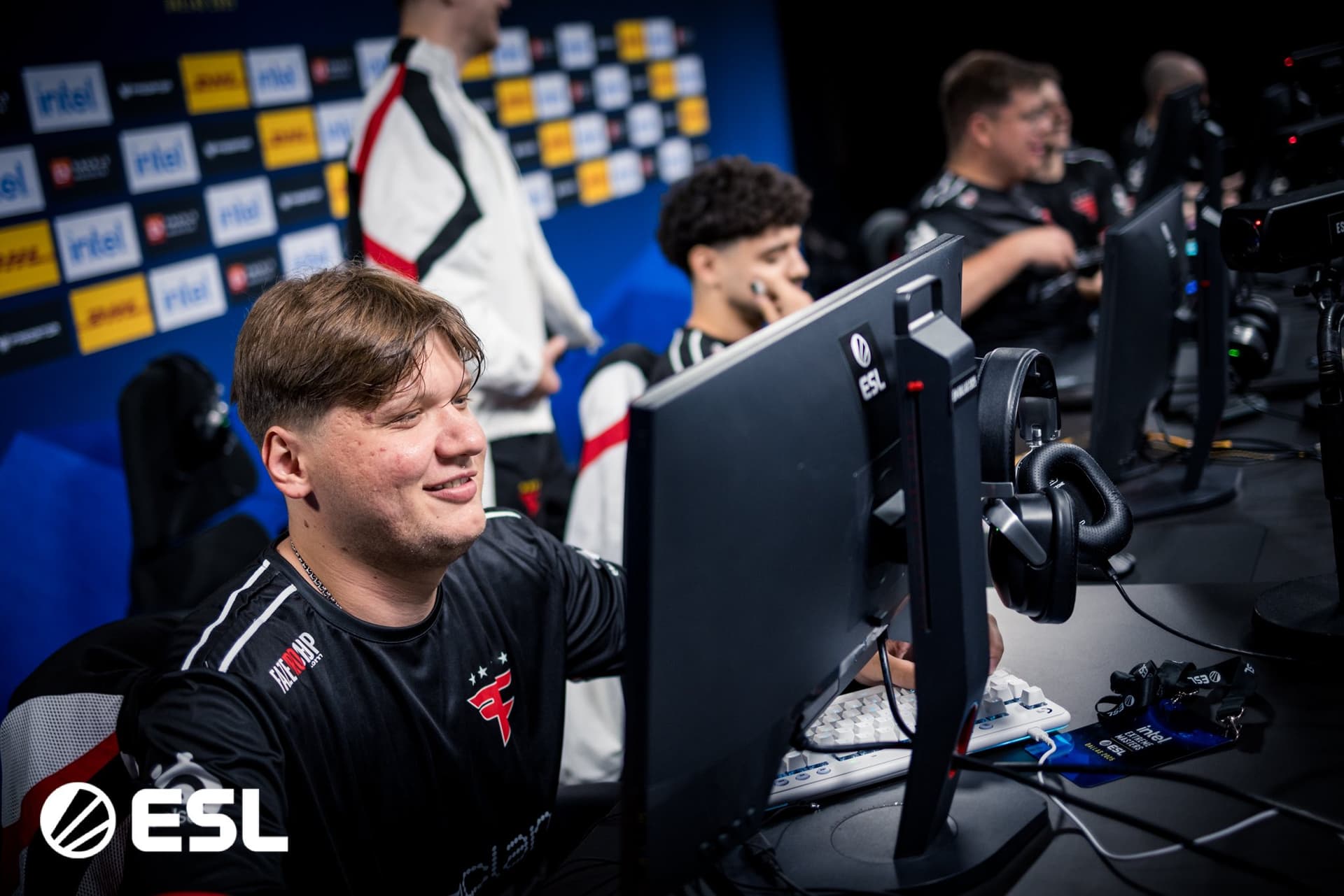 s1mple奪IEM Dallas 2025首勝!今日凌晨拚晉級季後賽 - TomorrowLAN Counter-Strike